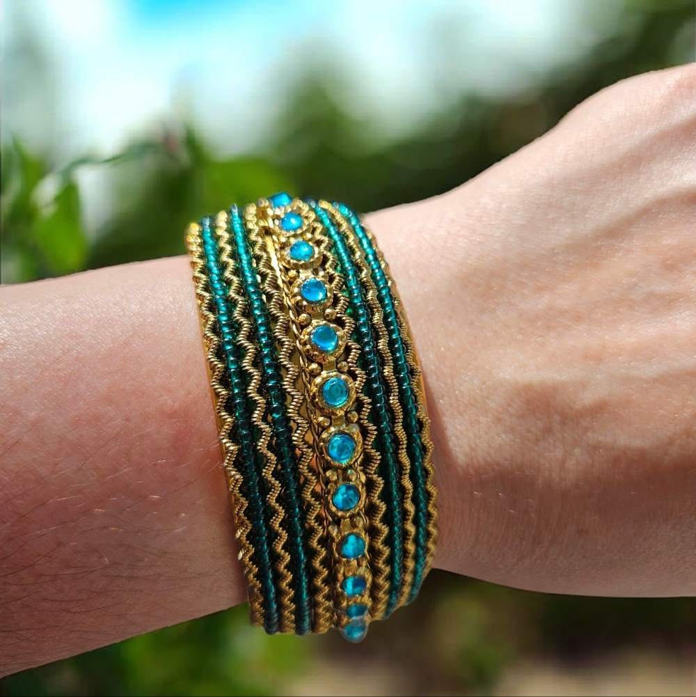 Beautiful Elegant Women's Bracelet - Picture 9 of 11
